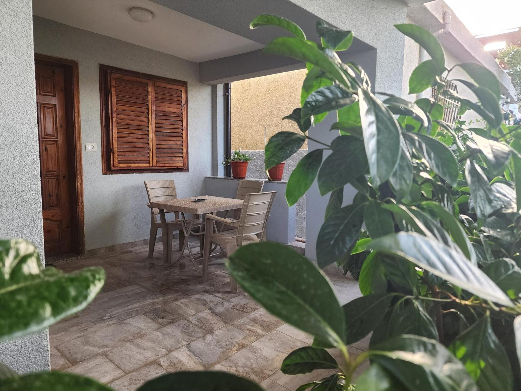 Eden Guesthouse Durrës Extérieur photo